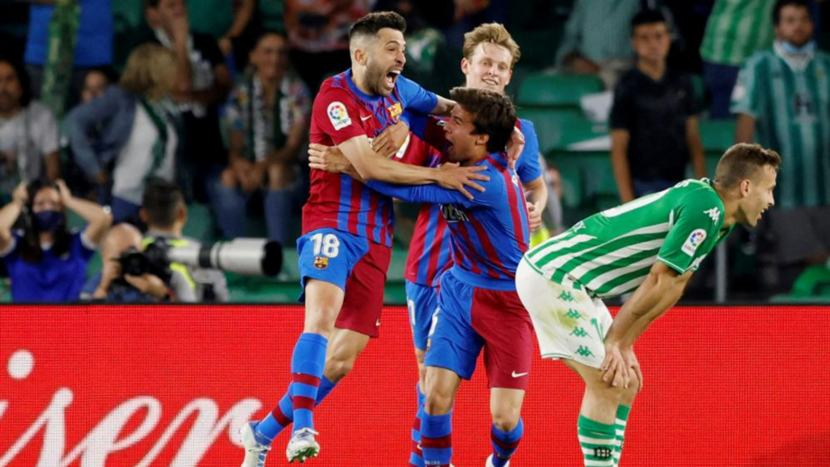 Barcelona vence Betis e consolida o segundo lugar no campeonato