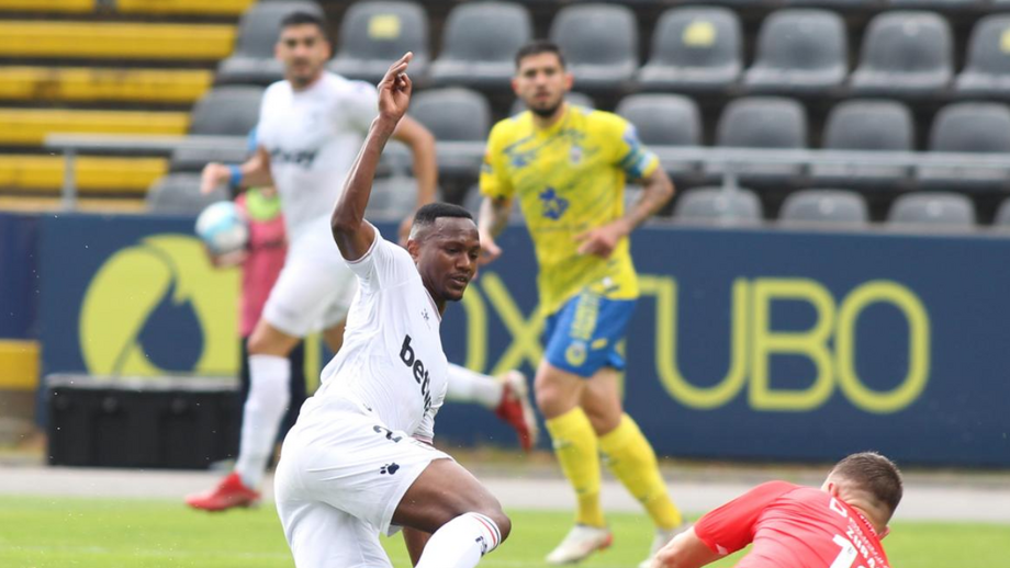 A crónica do Arouca-Belenenses SAD, 0-0: nem a ajuda divina seria suficiente
