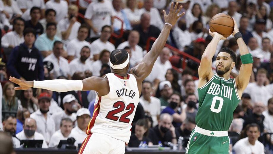 Miami Heat vencem Boston Celtics no primeiro duelo na final do Este