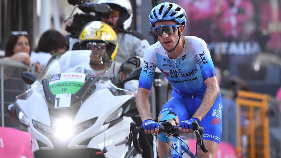 Simon Yates abandona prova no decurso da 17.ª etapa do Giro