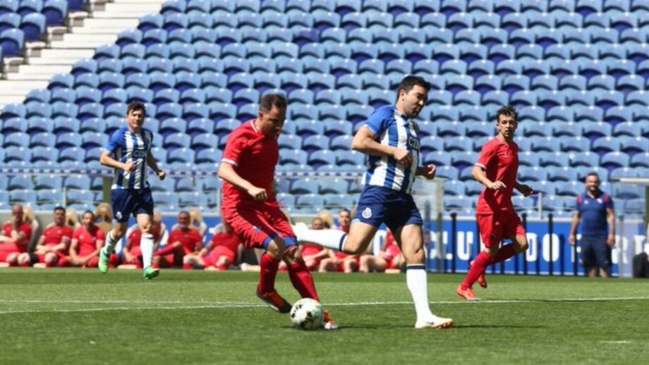 Recital de Deco e bis de Pena e Bruno Moraes na goleada do FC Porto Vintage