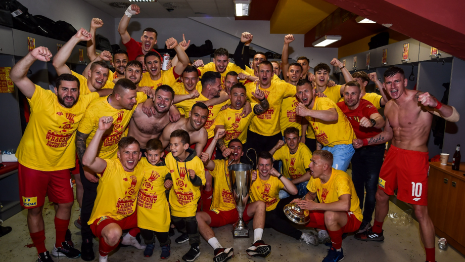 Polónia: Korona Kielce de Filipe Oliveira sobe ao primeiro escalão