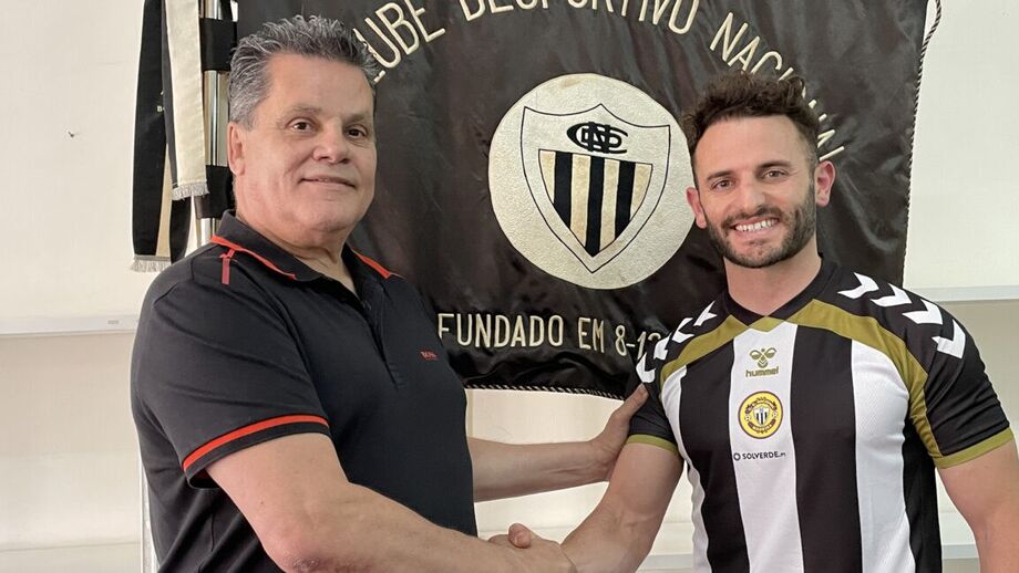 Sérgio Marakis regressa ao Nacional e assina por duas épocas