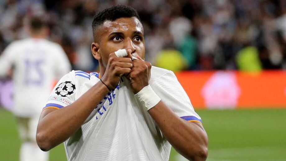 Rodrygo saiu do banco para bisar ao cair do pano e evitar a eliminação