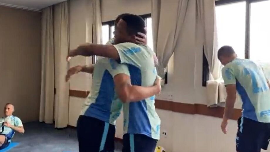 Tite incluiu-o na convocatória para os particulares do próximo mês