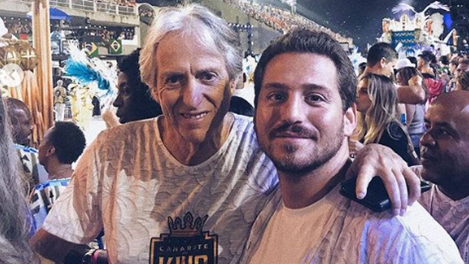 Renato Maurício Prado ter-se-á apresentado ao treinador com outra profissão