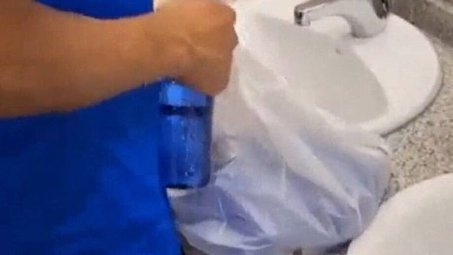 Português surpreendeu companheiro de equipa com um saco cheio de garrafas