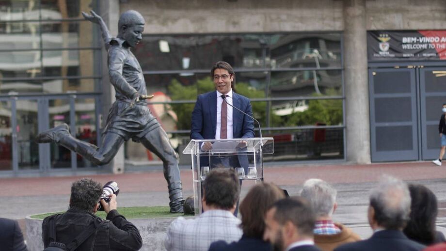 O presidente do Benfica marcou esta segunda-feira presença na apresentação do livro '(E)ternamente Eusébio', biografia oficial do pantera negra