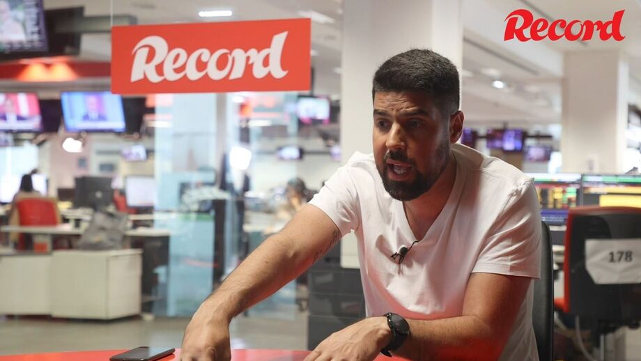 Treinador, de 39 anos, assumiu comando dos 'bês' durante seis meses