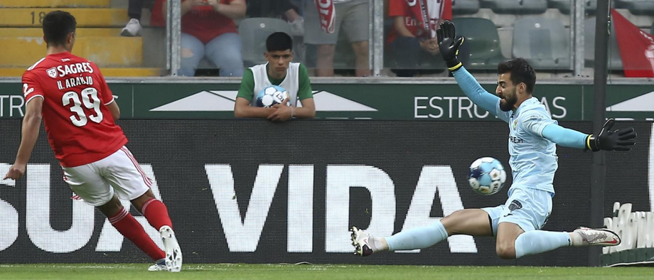 A crónica do P. Ferreira-Benfica, 0-2: gerar esperança num adeus sofrido