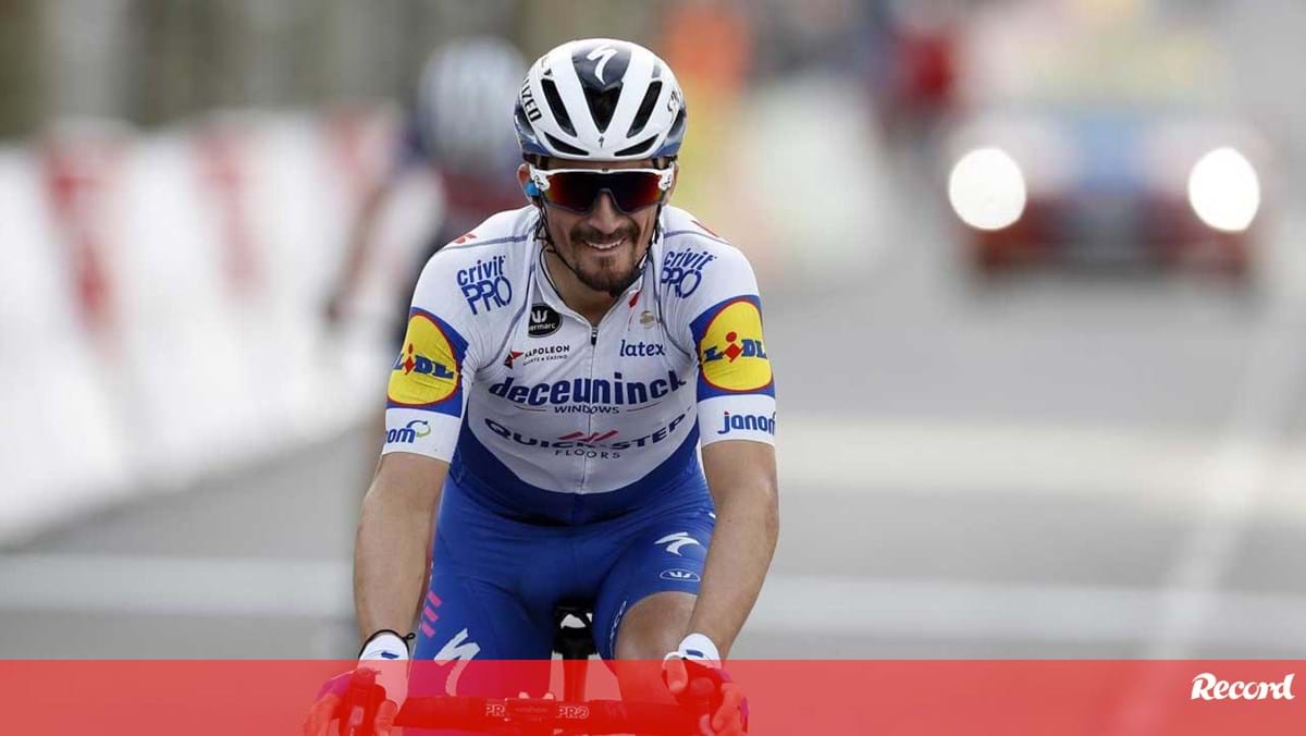 Julian Alaphillippe é o campeão mundial de ciclismo em 2020