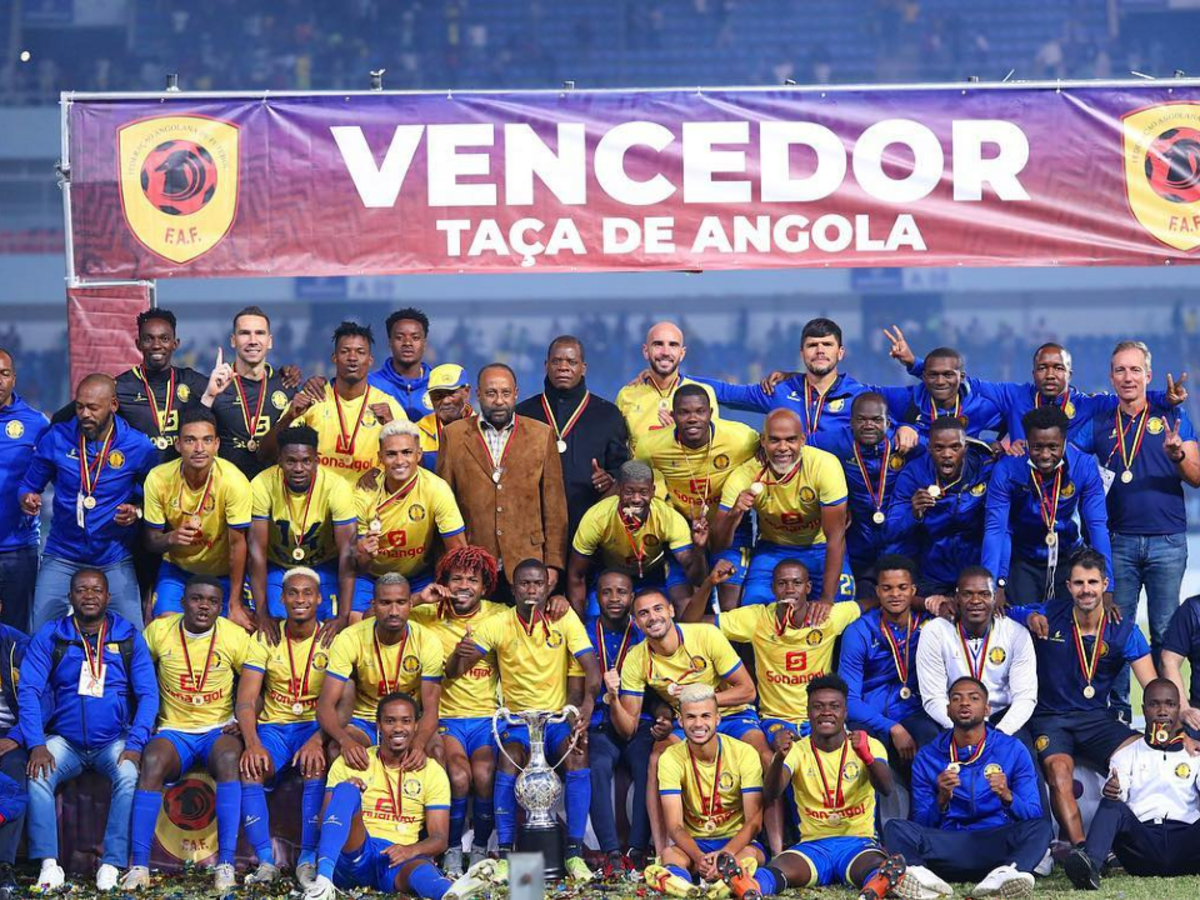 É ELE! 🐐 A equipa principal de basquetebol do Petro de Luanda