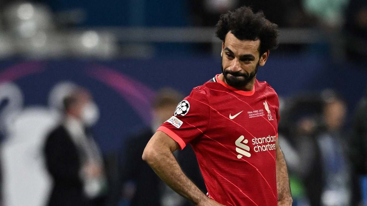 Esposa do jogador Salah mantém tradição mesmo quando vai ao estádio