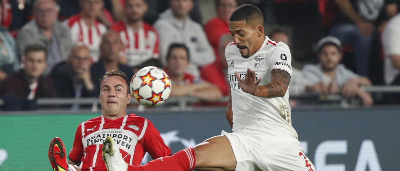 Alemão, aqui em disputa com Gilberto, já não deve fugir