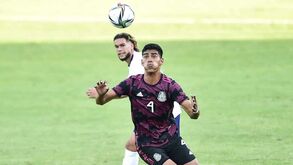 Sporting negoceia 'Pogba' Alcantar