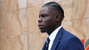 Zouma proibido de ter gatos durante cinco anos