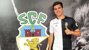 João Oliveira é reforço do Farense