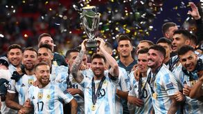 Argentina arrasa Itália e conquista Finalíssima