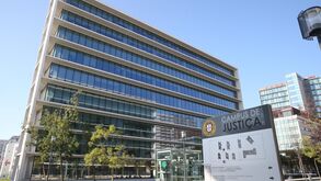 Carlos Alexandre adia caso dos emails