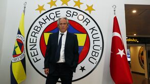 Paixão e ambição: Jorge Jesus oficializado no Fenerbahçe