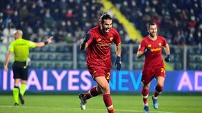 Mourinho e a continuidade de Sérgio Oliveira na Roma: «Não sei se o meu VISA permite...»