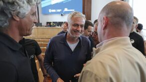José Mourinho: «'Enjoy' depois da final, durante é para morder e para levar a taça para casa»