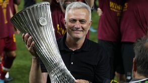 José Mourinho: «Ouvia todos os dias: 'Por favor traz a taça'»