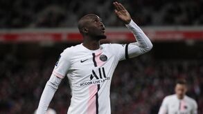 Danilo fala de Mbappé e deixa garantia: «Não quero sair do PSG»