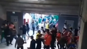Luta pela subida em Espanha contou com batalha entre adeptos dentro do estádio