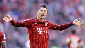 Lewandowski pressiona saída mas garante: «Eu e o Bayern Munique não somos inimigos»