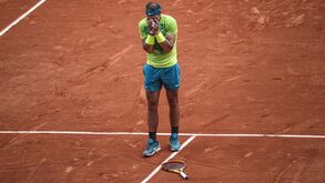 Nadal de muletas poucos dias depois de ganhar Roland Garros