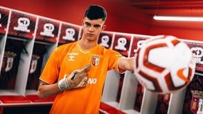 Guarda-redes João Carvalho assina contrato profissional com o Sp. Braga