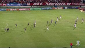 A fazer lembrar Roberto Carlos: o golaço de livre que encanta o Brasil