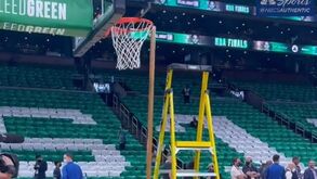 As imagens dos confrontos entre adeptos de Lyon e PSG antes da final da Taça de França