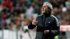 Rabah Madjer condenado a seis meses de prisão efetiva na Argélia