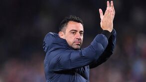 E se o Barcelona contratar os reforços de que se fala? Um onze que deixará Xavi feliz