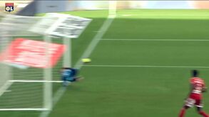 As melhores defesas de Anthony Lopes esta época no Lyon