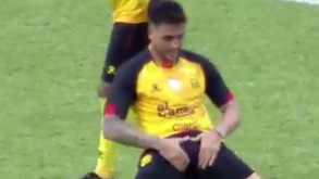 Argentino multado por agarrar genitais ao celebrar um golo