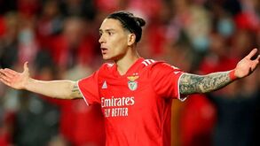 Garantem em Inglaterra: Erik Ten Hag irritado com a chegada de Darwin ao Liverpool 