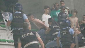 Dois detidos e 10 adeptos identificados no dérbi de hóquei em patins entre Sporting e Benfica