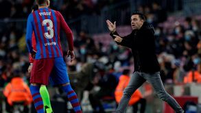 Sincero e direto: Xavi já disse a Piqué que não conta com ele