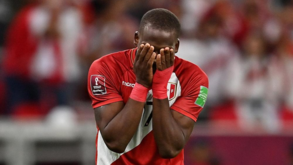 Advincula falhou um dos penáltis do Peru e abdica da seleção: «Não penso que tenha forças para me levantar»