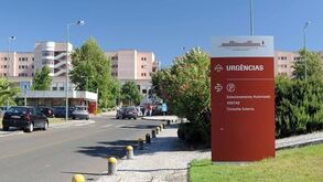 Mulher morta há dois dias em frente ao Hospital Amadora-Sintra