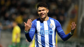 Evanilson pode sair para o Man. United por 70 milhões de euros se PSG desistir de Vitinha