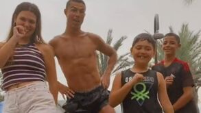 «Desenrola, bate, joga de ladinho»: Cristiano Ronaldo adere à dança da moda