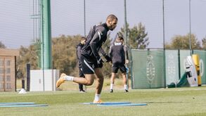 Slimani e mais 11 voltam a 10 de julho