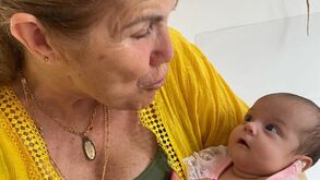 Dolores partilha foto com a filha mais nova de Cristiano Ronaldo: «Netinha querida da avó» 