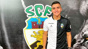 Farense oficializa Jhon Velásquez