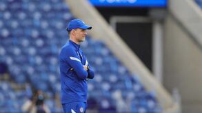 Muitos milhões para caras novas: Chelsea com orçamento astronómico para 'atacar' mercado