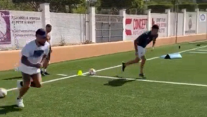 Nas férias também se trabalha forte: Otamendi mantém forma com duo da seleção argentina